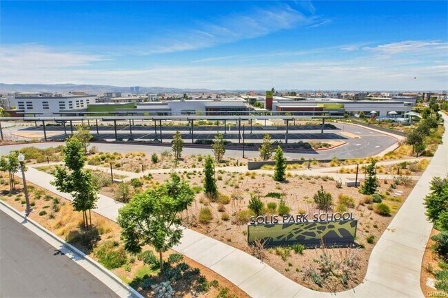 Building Photo - 322 Tank