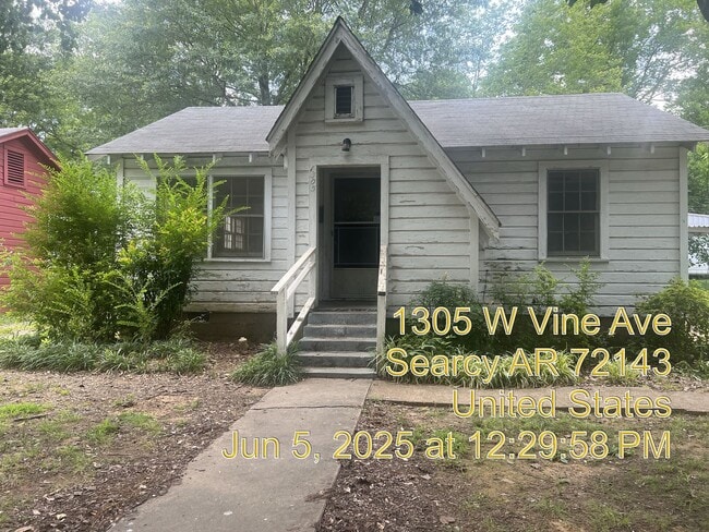 Primary Photo - 1305 W Vine Ave