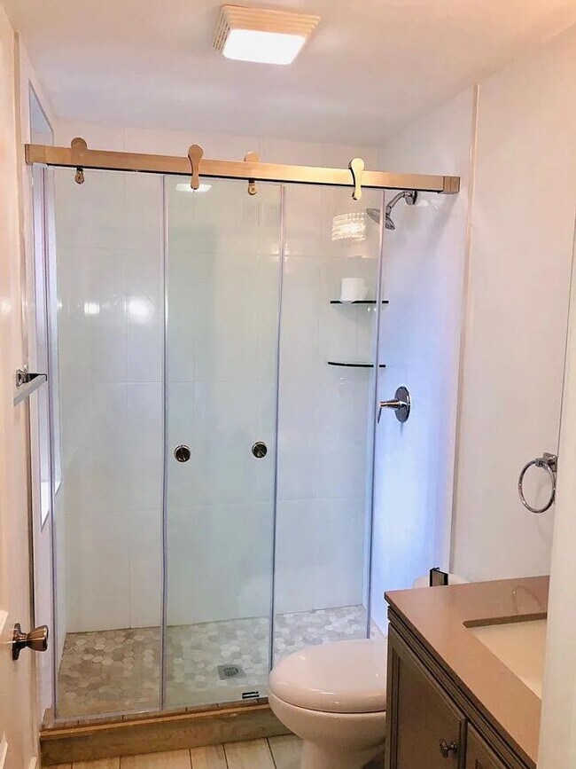 Building Photo - 2217 Reed St