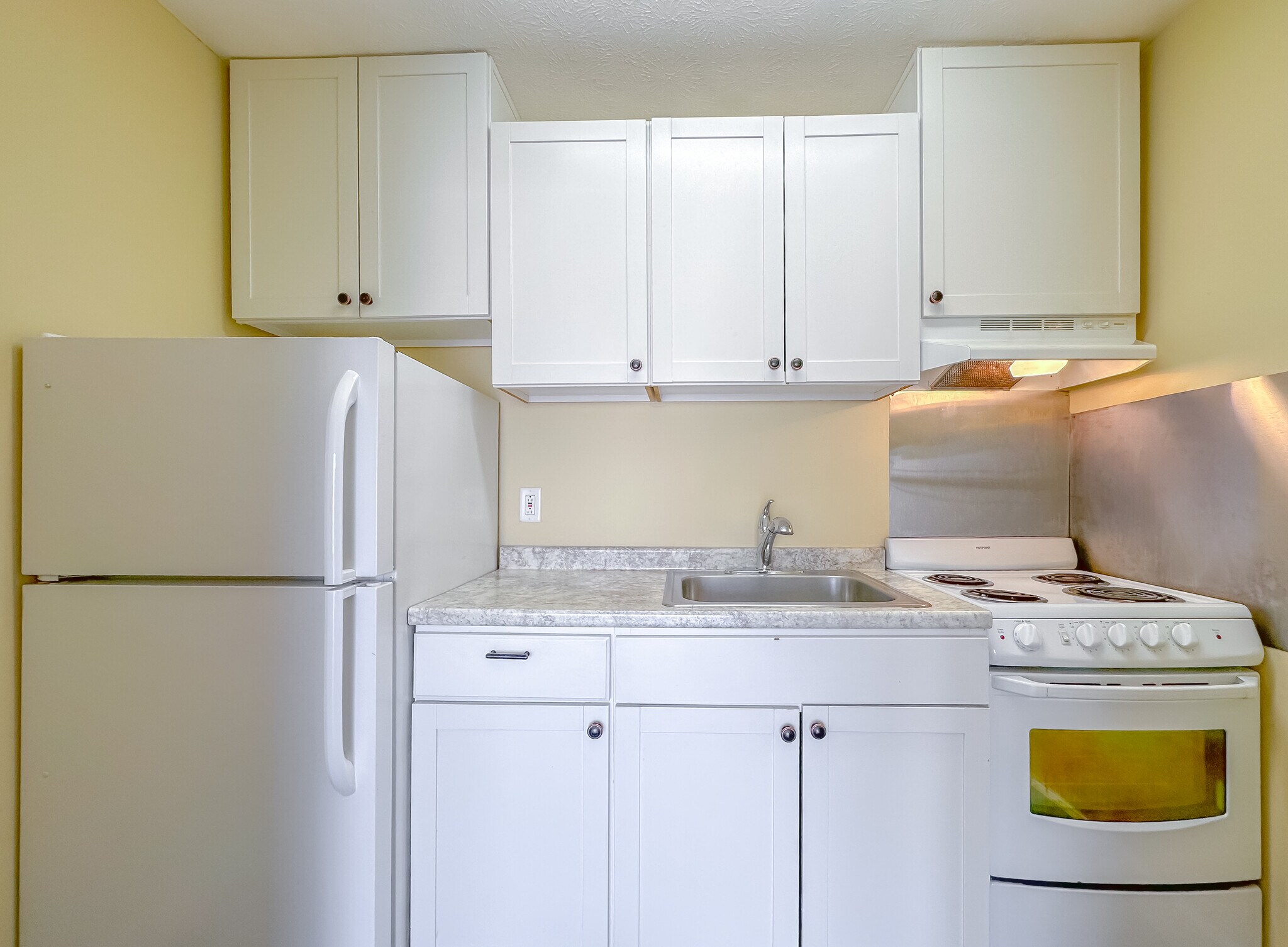 Building Photo - 2241 W Pensacola St