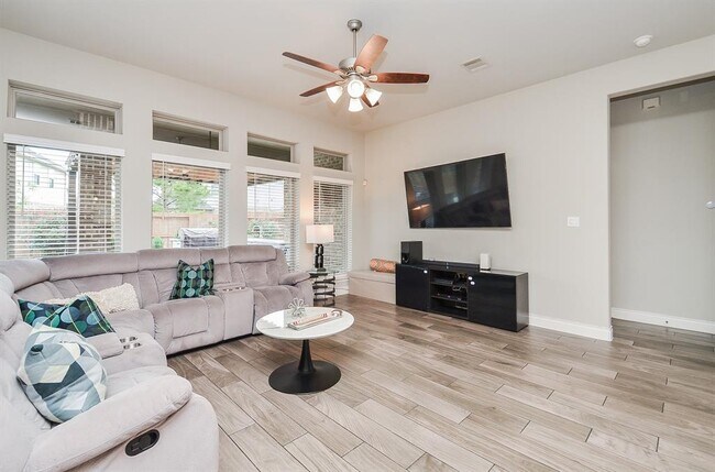 Building Photo - 4515 Primrose Valley Ln
