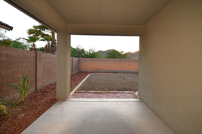 Building Photo - MOVE-IN-READY San Tan Heights Beauty