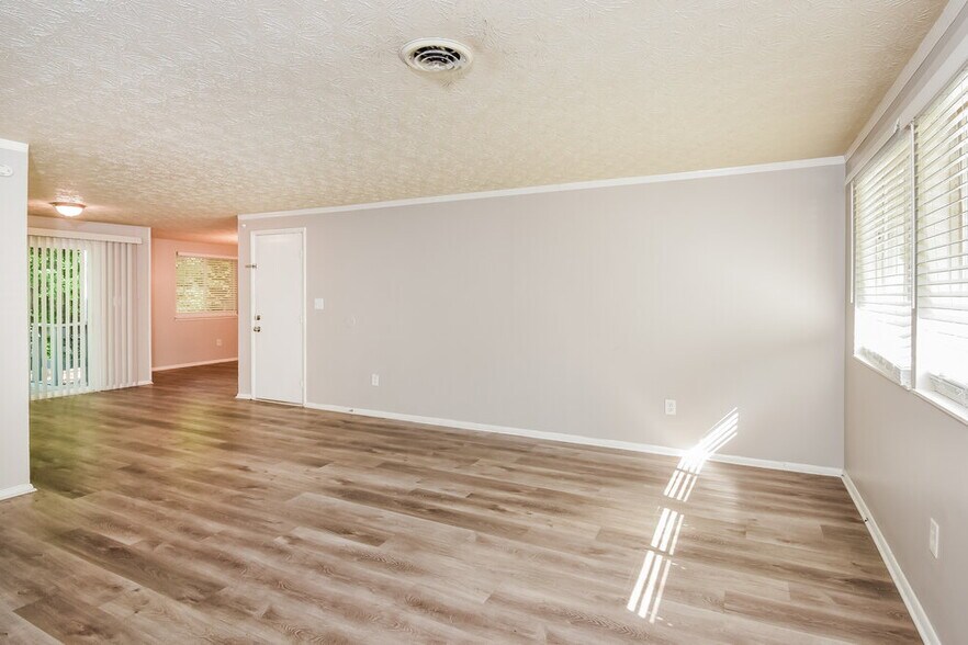 Building Photo - 1860 Suwanee Ridge Ct NW