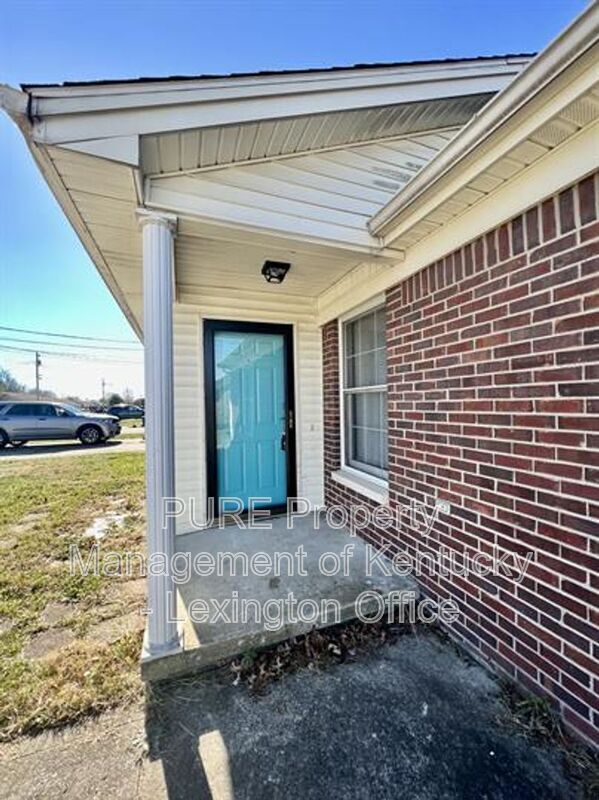 Building Photo - 186 Daisy St