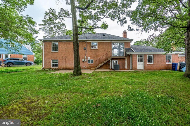Building Photo - 5001 Ninian Ct