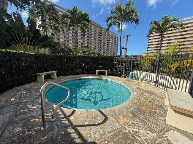 Building Photo - Newly Renovated 2 Bedrooms, 2 Full Baths with Parking at Century West