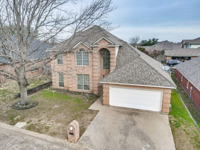 Building Photo - 8434 Golf Club Cir