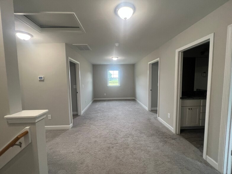 Upstairs Hallway - 620 Ballance Rd