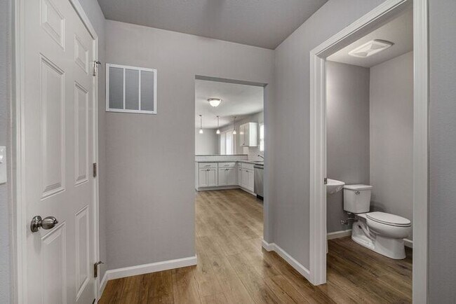 Building Photo - 5673 Claremount St