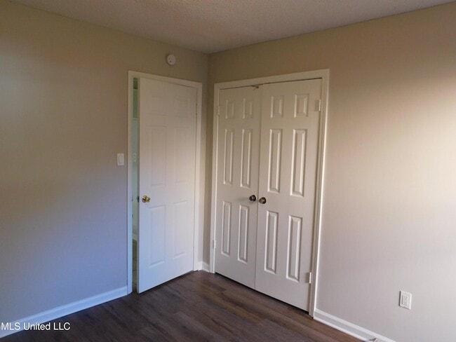 Building Photo - 8095 Martha Ann Ln