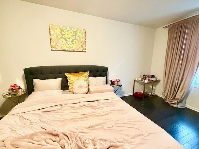 Building Photo - 850 Newark Ave