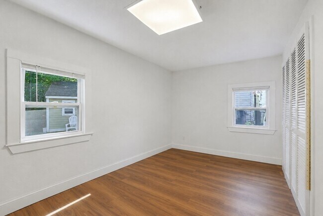 Building Photo - 11 3rd Ave