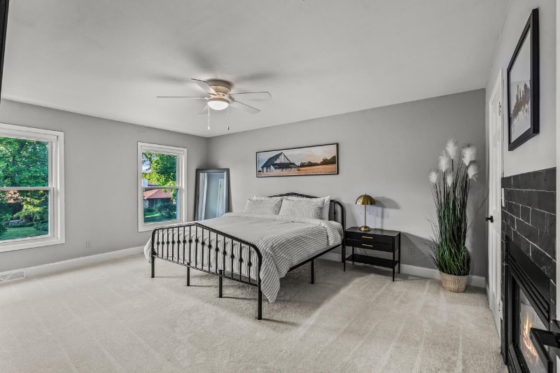 Building Photo - 421 W Lloyd St