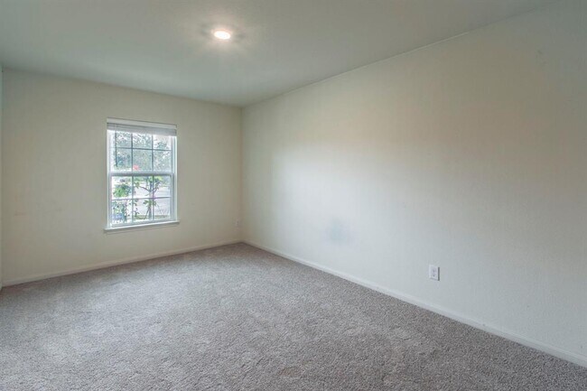 Building Photo - 136 Allington Cir