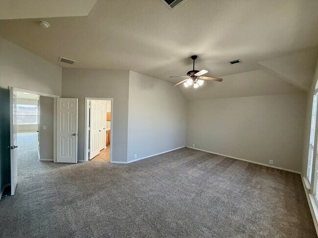 Building Photo - 5 bedroom, 3 bathroom home off TPC Parkway!