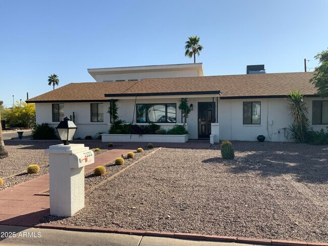 Primary Photo - 13832 N 32nd St