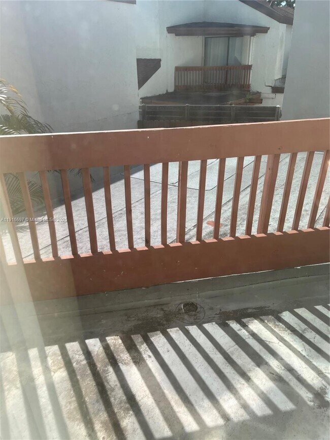 Building Photo - 9722 NW 6th Ln