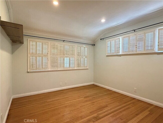 Building Photo - 1162 Panorama Dr