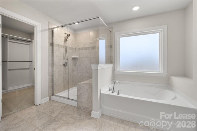 Building Photo - 17019 River Race Dr