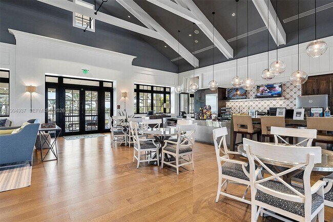 Building Photo - 1694 Hoot Owl Holw