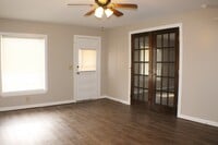 Building Photo - Adorable 2 bedroom 1 bath Broken Arrow Home, Close to the Rose District!