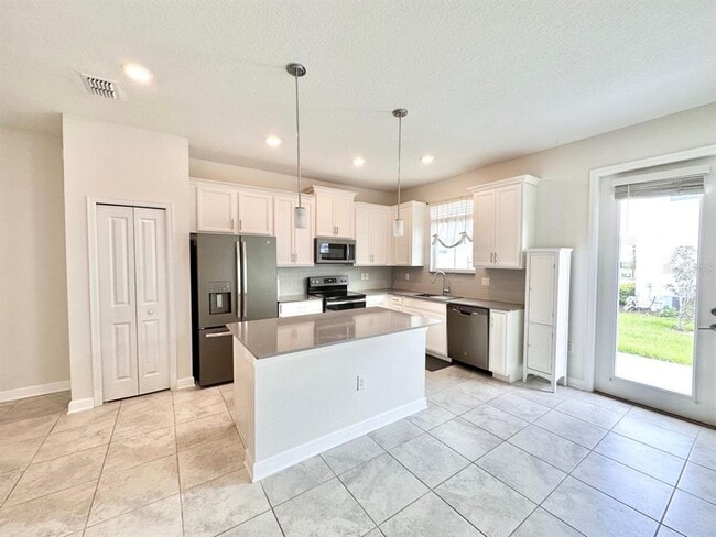 Building Photo - 2921 Title St