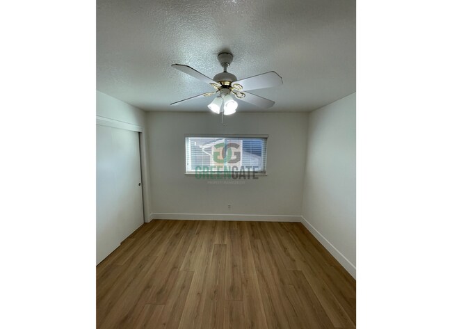 Building Photo - NOW AVAILABLE! Beautiful 3 Bedroom, 2 Bathroom Home Located in Ripon, CA