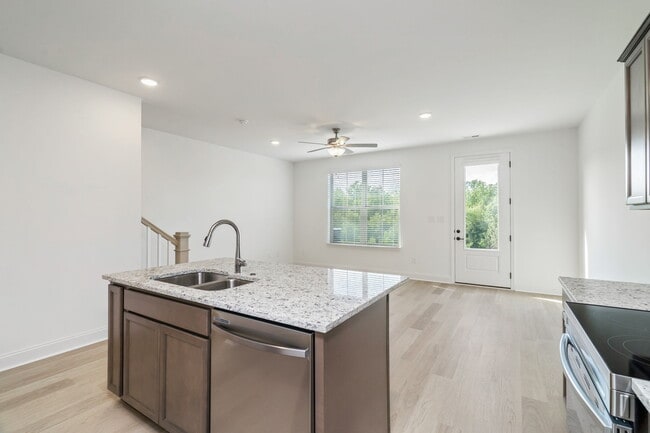 Building Photo - 1472 Mountain Quail Cir