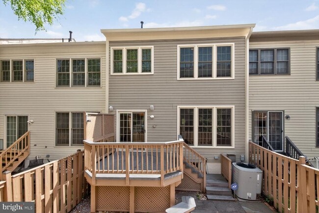 Building Photo - 1169 Regal Oak Dr