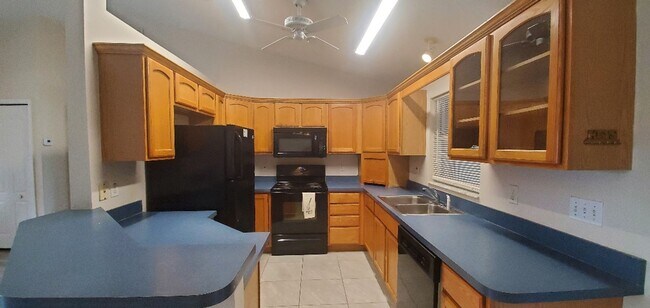 Building Photo - 3-Bedroom, 2-Bathroom Home in Kissimmee