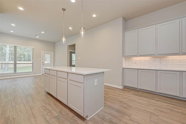 Building Photo - 348 Rise Ln