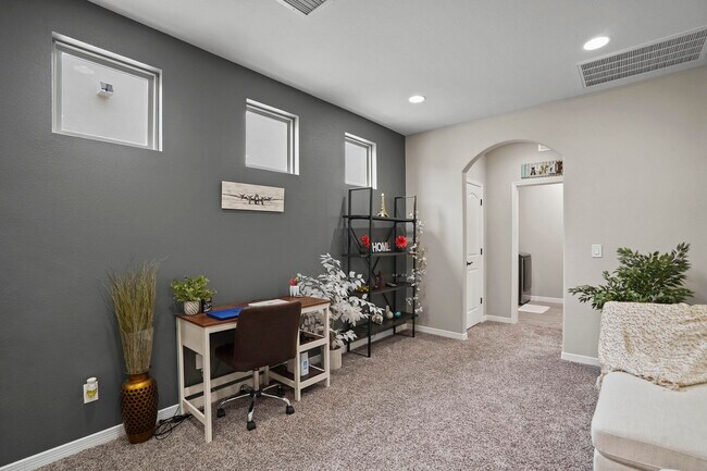 Building Photo - 4567 Marisabel Azcarate St