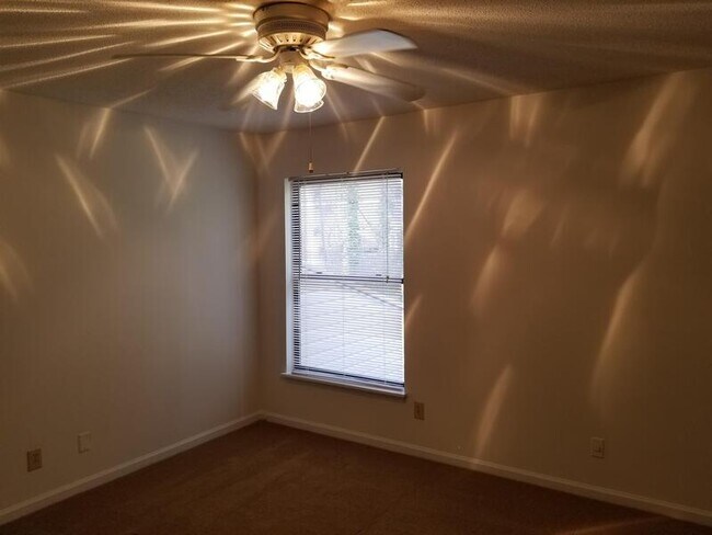 Building Photo - 6399 Baker Ct