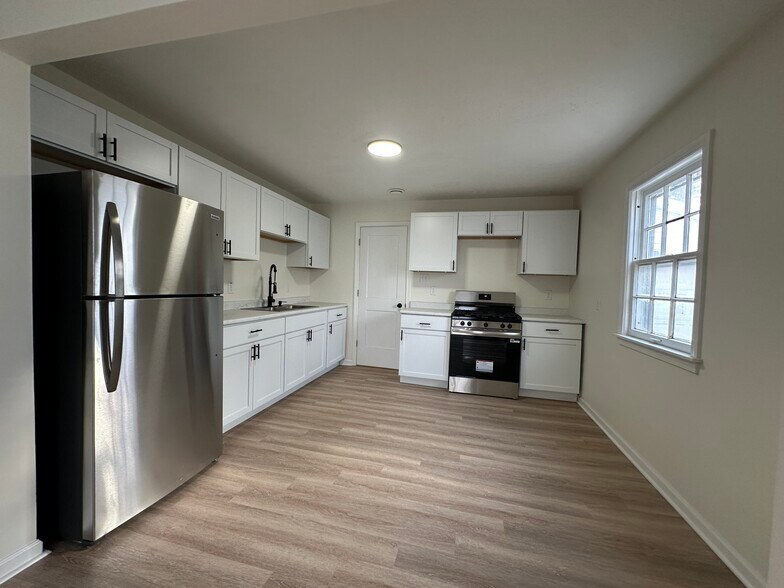 Building Photo - 2905 Mitchell Pl