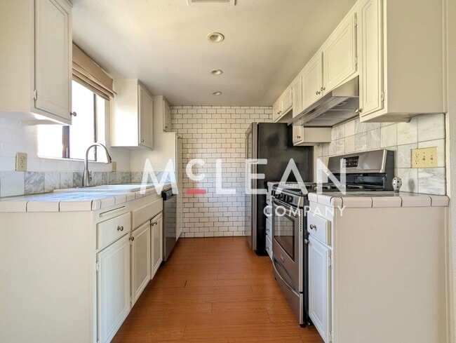 Building Photo - Amazing One Bedroom in South Palm Springs