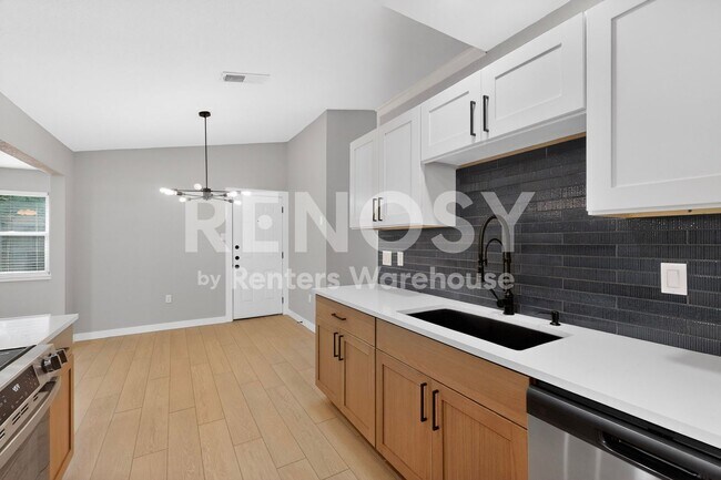 Building Photo - 1408 Seely St
