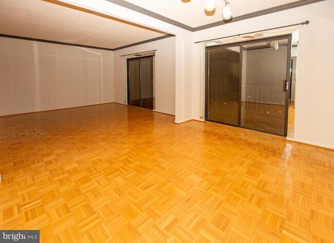 Building Photo - 20930 Valley Forge Cir