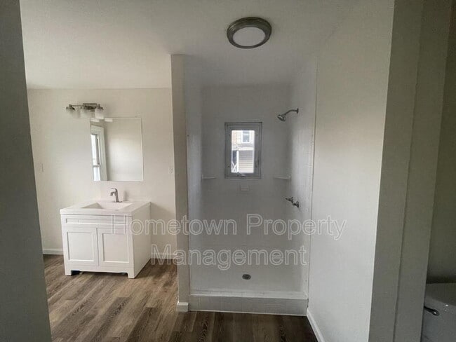 Building Photo - 2350 Logan St