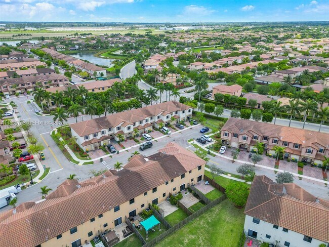 Building Photo - 3763 SE 2nd St