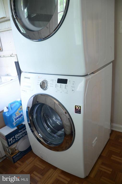 Building Photo - 8002 Birnam Wood Dr