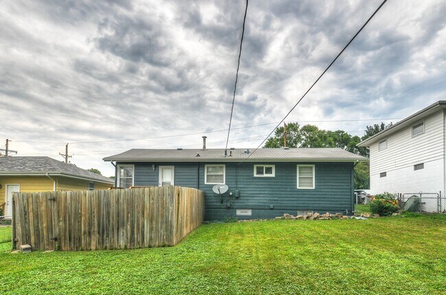Building Photo - 5415 Poppleton Ave