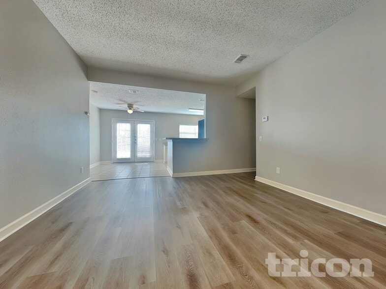 Building Photo - 2622 Townhall Ln