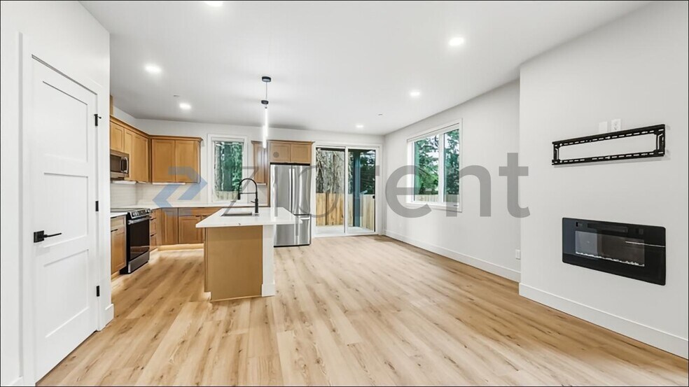 Building Photo - Unit