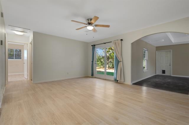 Building Photo - 2821 N Bell Ave