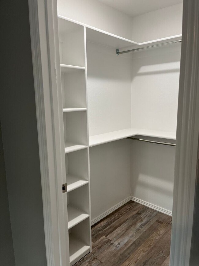 Building Photo - COX-VINE STREET