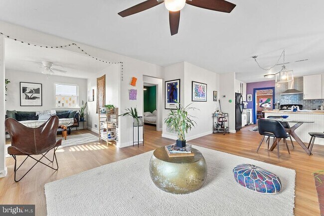 Building Photo - 601 Hanson Ave