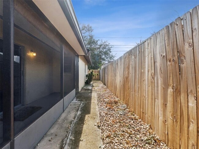 Building Photo - 766 91st Ave N