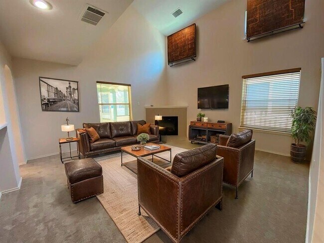 Building Photo - 145 Strawn