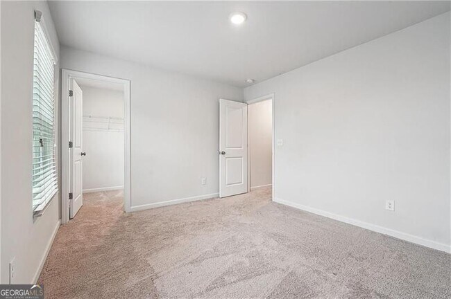 Building Photo - 5207 Canberra Dr