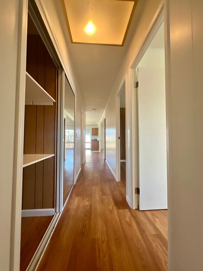 Building Photo - Beautiful, Bright & Airy Beach House--3Beds, 2Baths with Yard